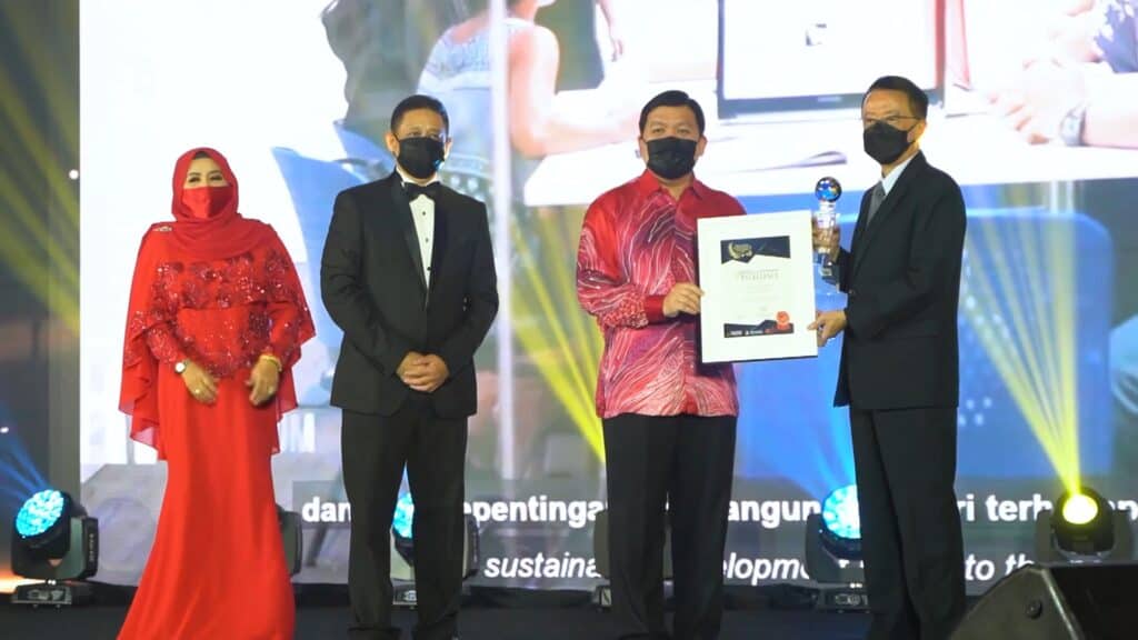 Tan Sri Dr. Jeffrey Cheah Trophy Ceremony
